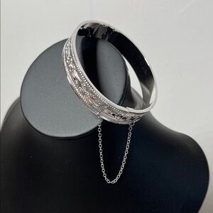 WHITING & DAVIS BANGLE Etched Silver Tone Hinged Cuff Bracelet with safety chain